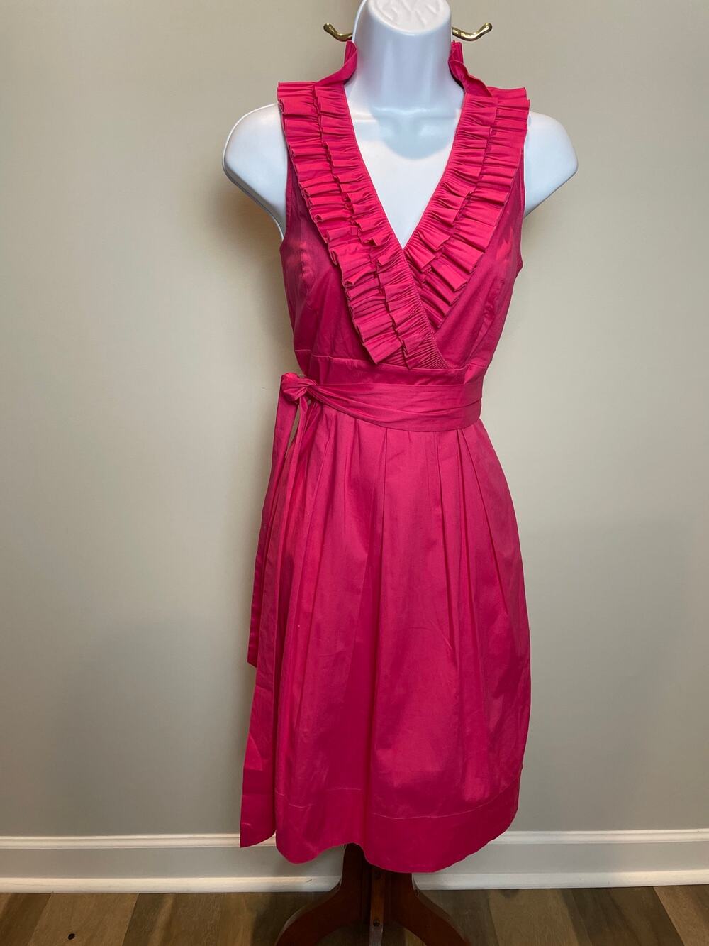 White House Black Market Pink Ruffle V-Neck Fit & Flare Dress Size 4 100% Cotton